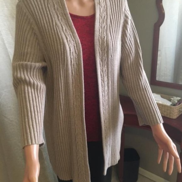 Cardigan sweater - Picture 1 of 1